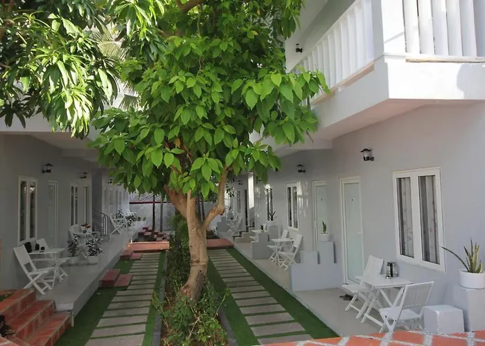 Khách sạn Nu Cuoi Mui Ne & Restaurant